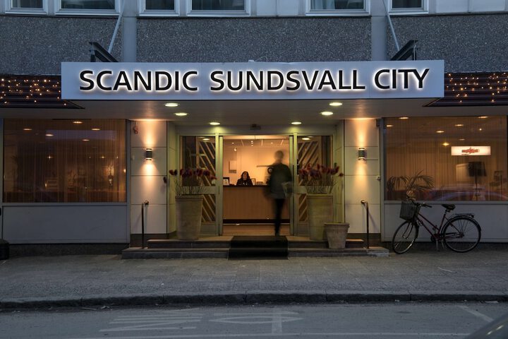 Hotel Entry