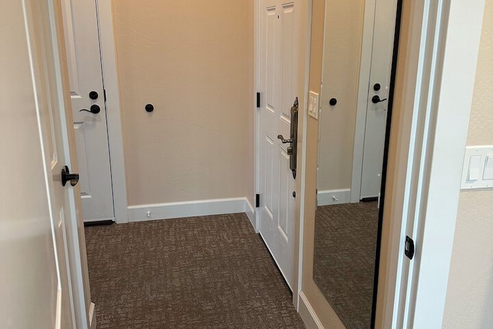 Room 8 of 149