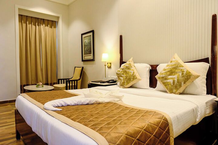 Room 3 of 70
