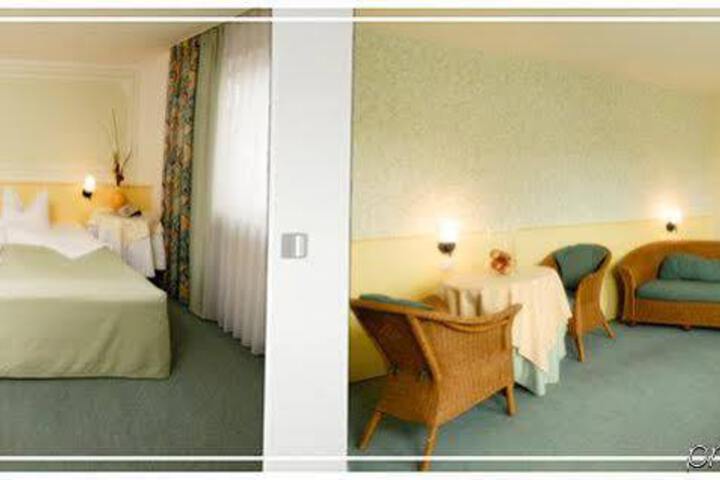 HOTEL AM FORUM