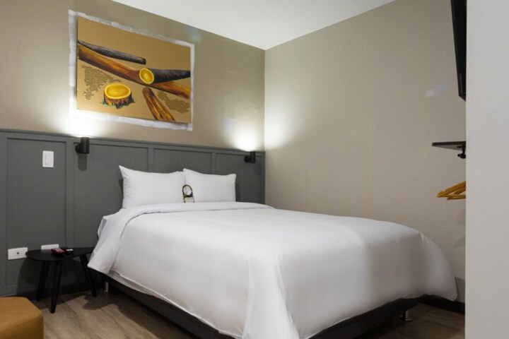 Room 10 of 46