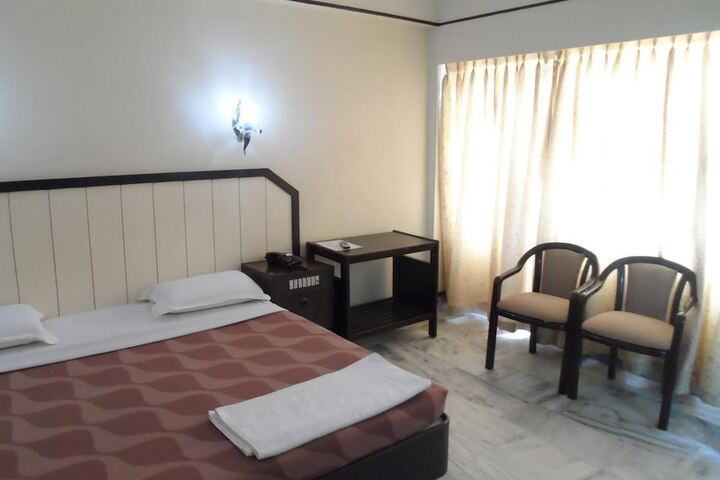 Room 4 of 24