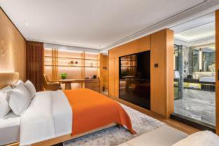 Room 18 of 20