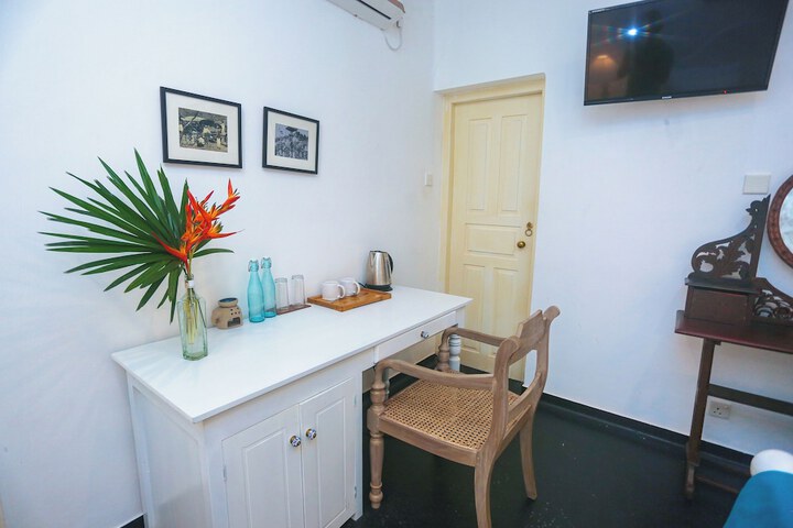 Room 9 of 40