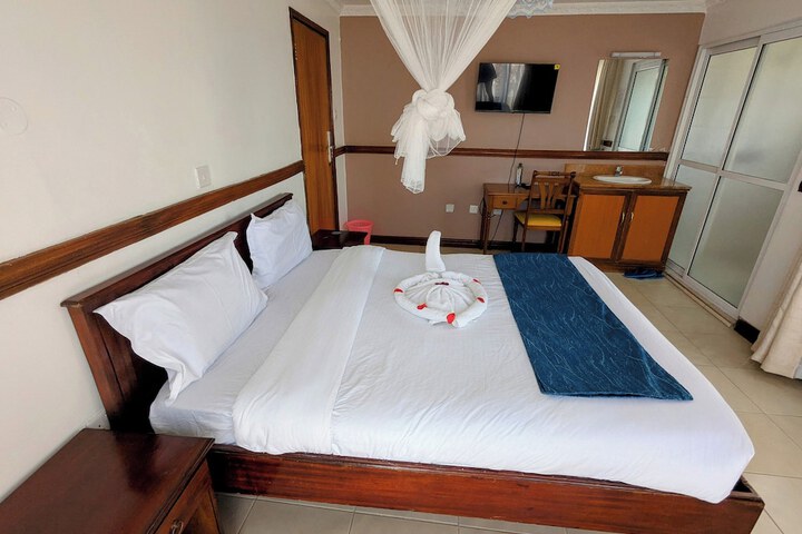Room 9 of 31