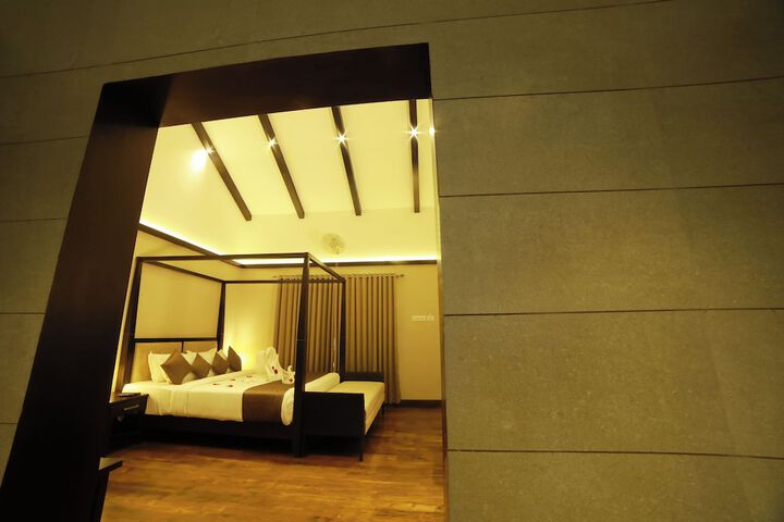 Room 25 of 62