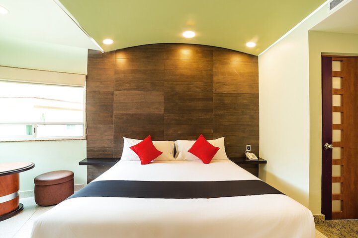 Room 36 of 62