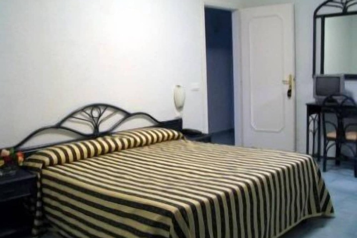Room 8 of 59
