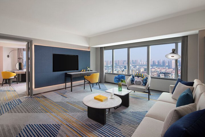 Room 44 of 111