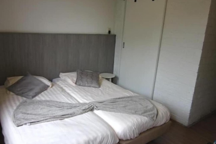 Room 11 of 57