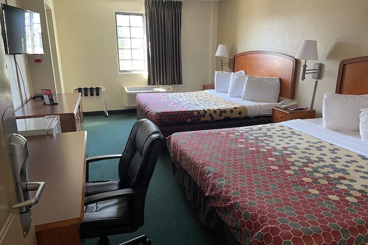 1 King Bed (9 of 23)
