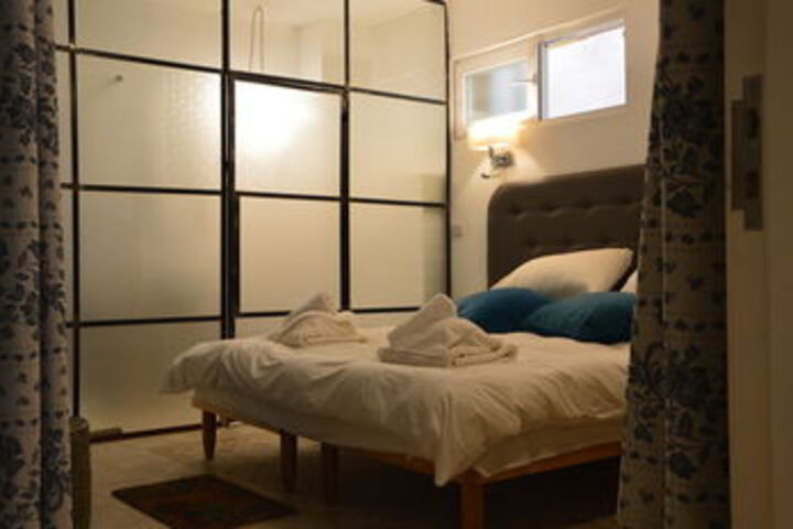Room 15 of 27
