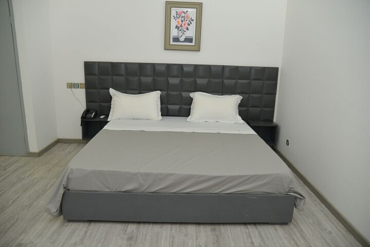 Room 15 of 39
