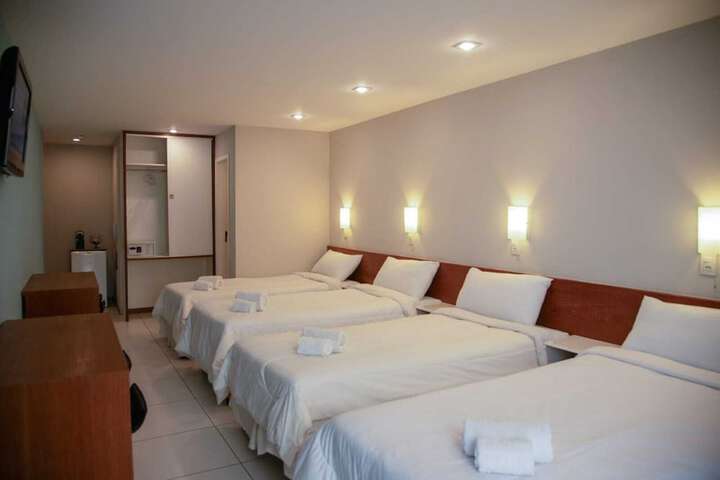 Room 6 of 17
