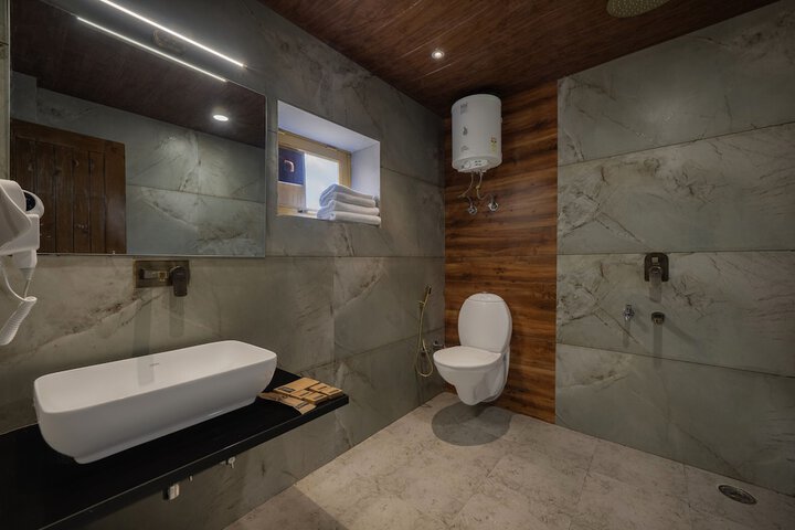 Room 14 of 28