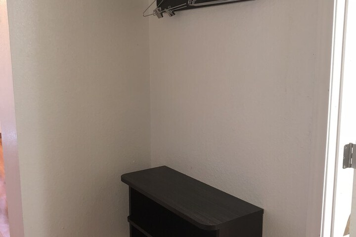 Room 25 of 28