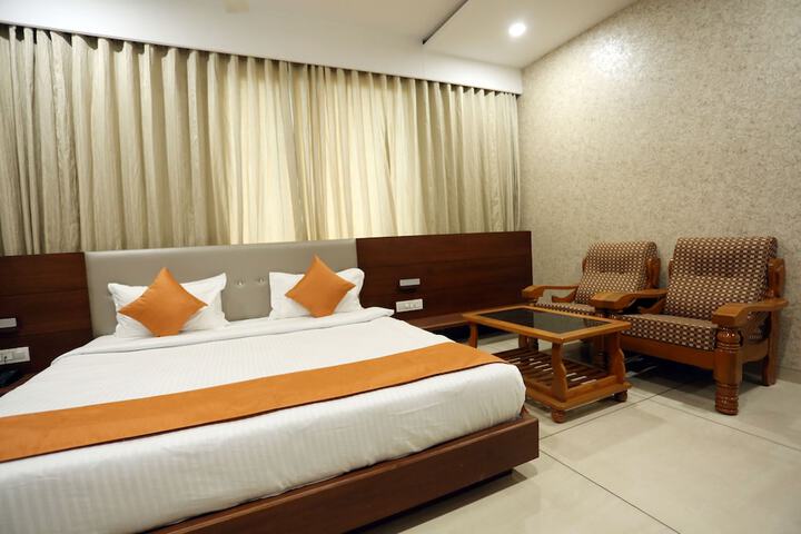 Room 6 of 19