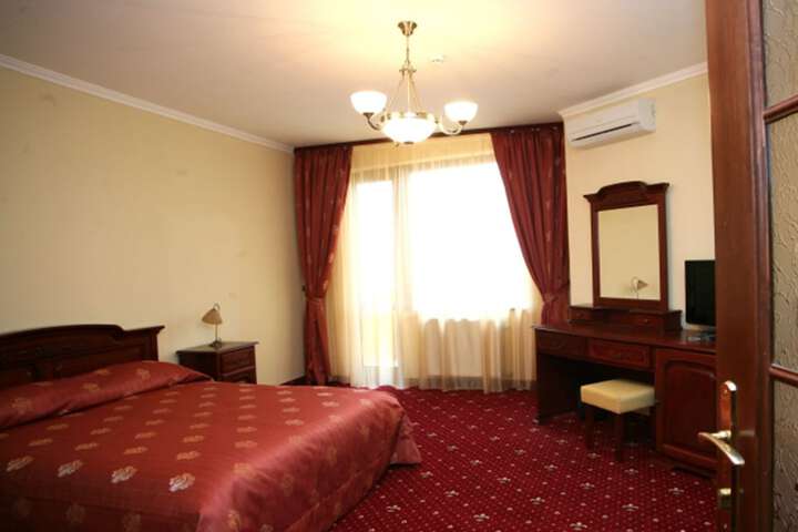 Room 19 of 33