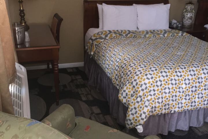 Room 33 of 81