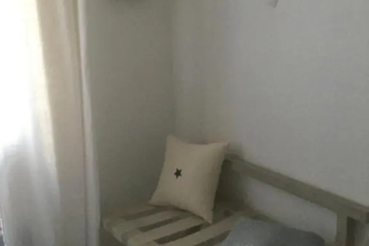 Room 5 of 13