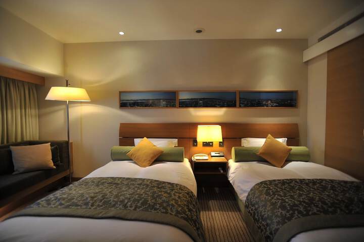 Room 14 of 145