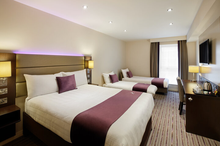 Premier Inn Guildford North - A3 Hotel
