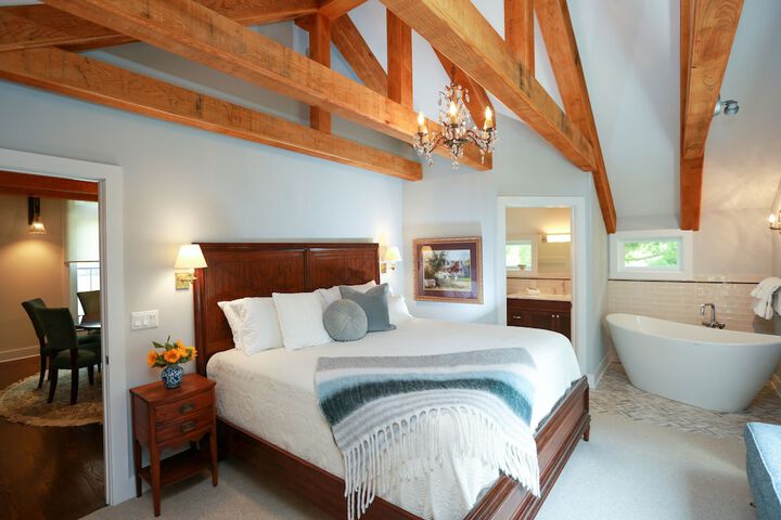 Room 4 of 76