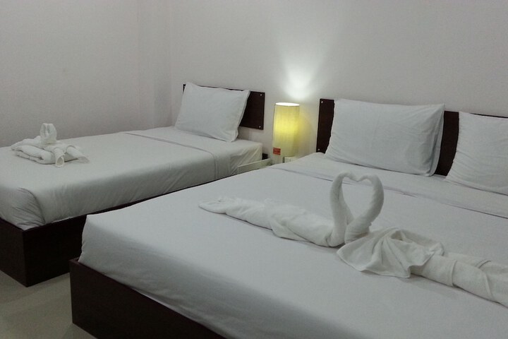 Room 9 of 19