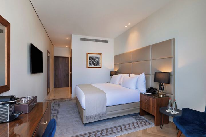 Room 17 of 53