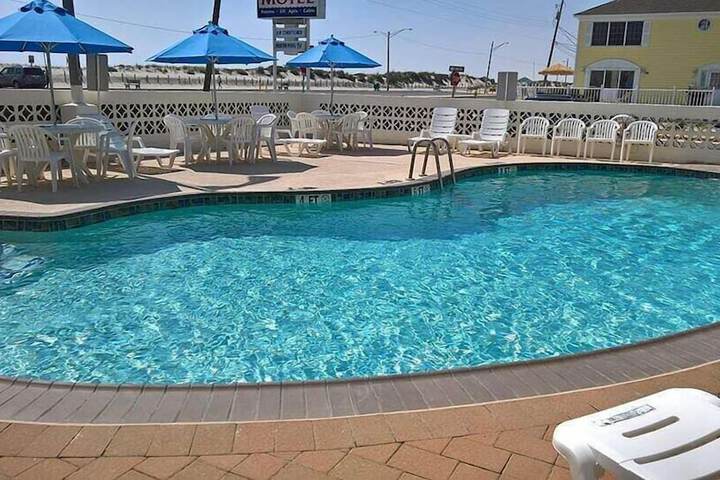 Photo of Luna Mar Motel Pool