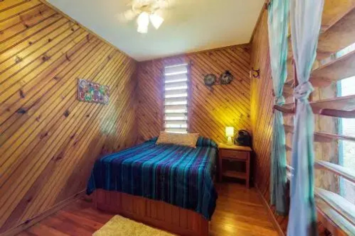 Room 3 of 9