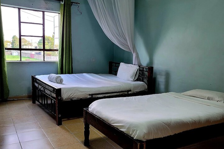 Room 10 of 28