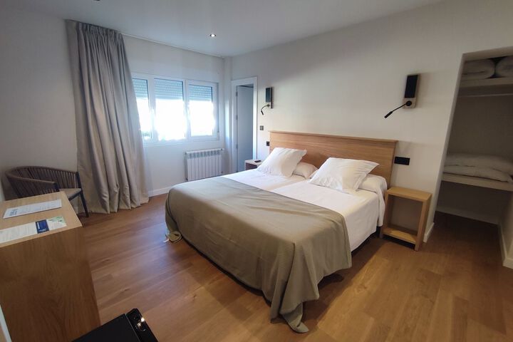Room 9 of 19