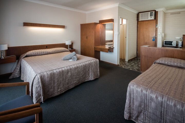 Room 8 of 19