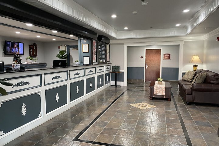 Hotel Interior 4 of 32