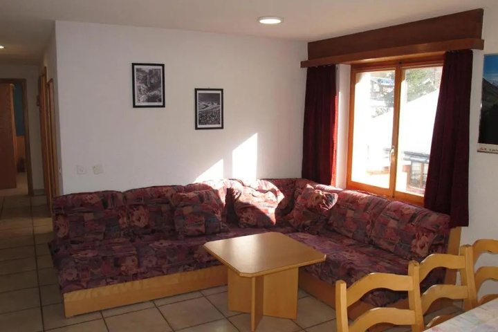 Room 2 of 11