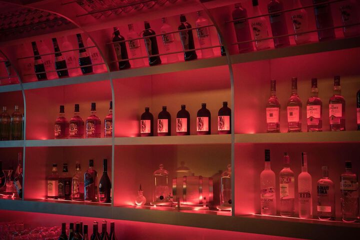 Lounge 57 of 79