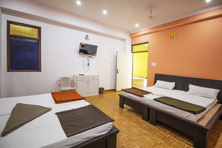 Room 12 of 21