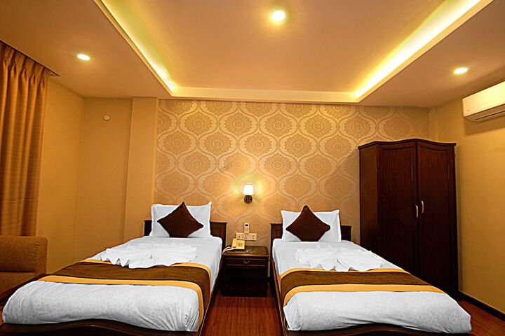 Room 15 of 36