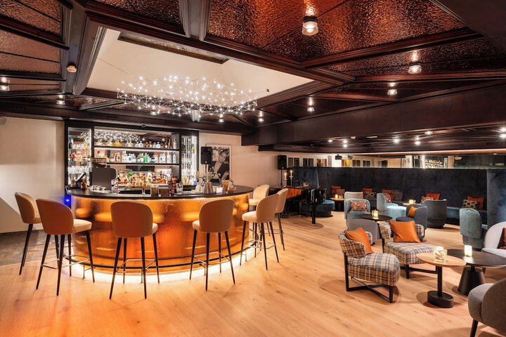 Lounge 57 of 62