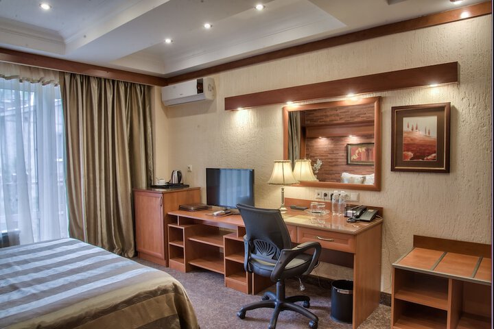 Room 27 of 112