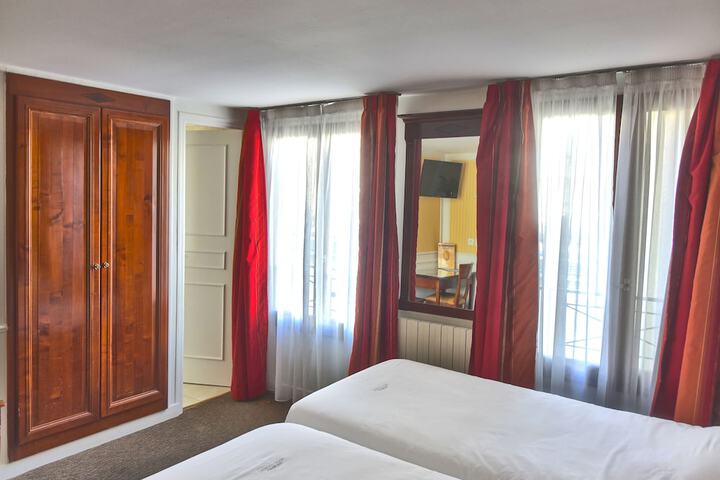 Room 5 of 38
