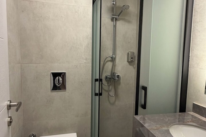 Room 12 of 30
