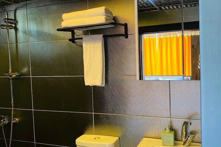 Room 29 of 39