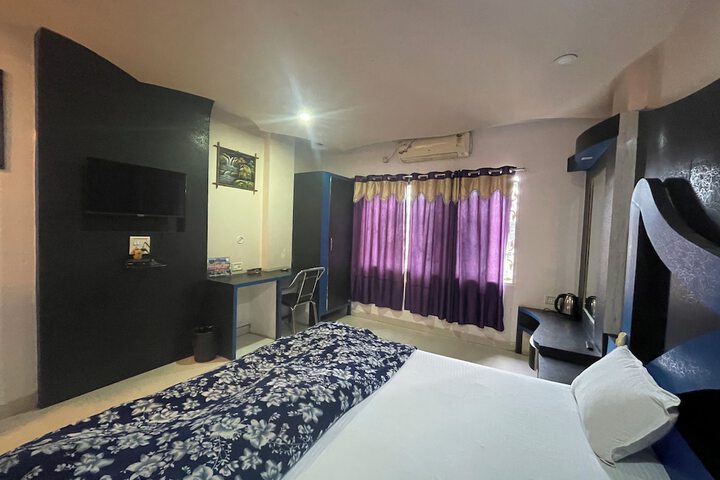 Room 30 of 94