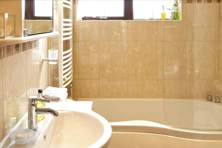 Clean Restrooms