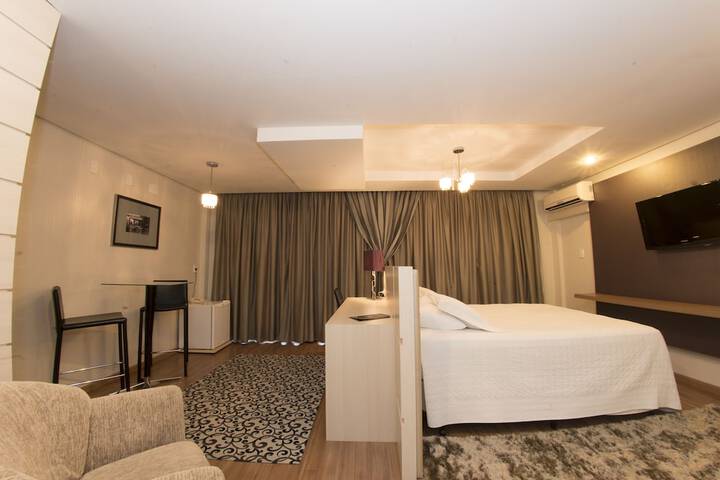 Room 33 of 80