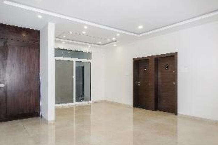 OYO 16832 Hotel I Suite 2