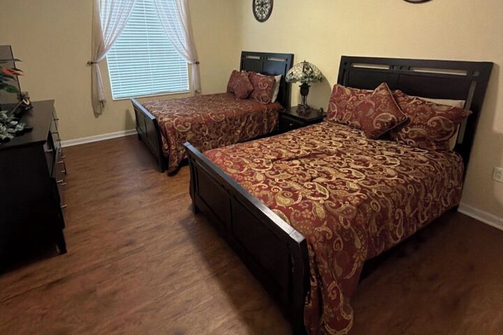 Room 25 of 168