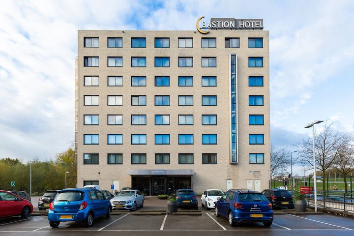 Hotel Entry